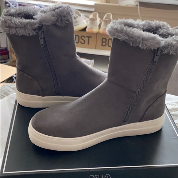 mia merion faux fur lined boot